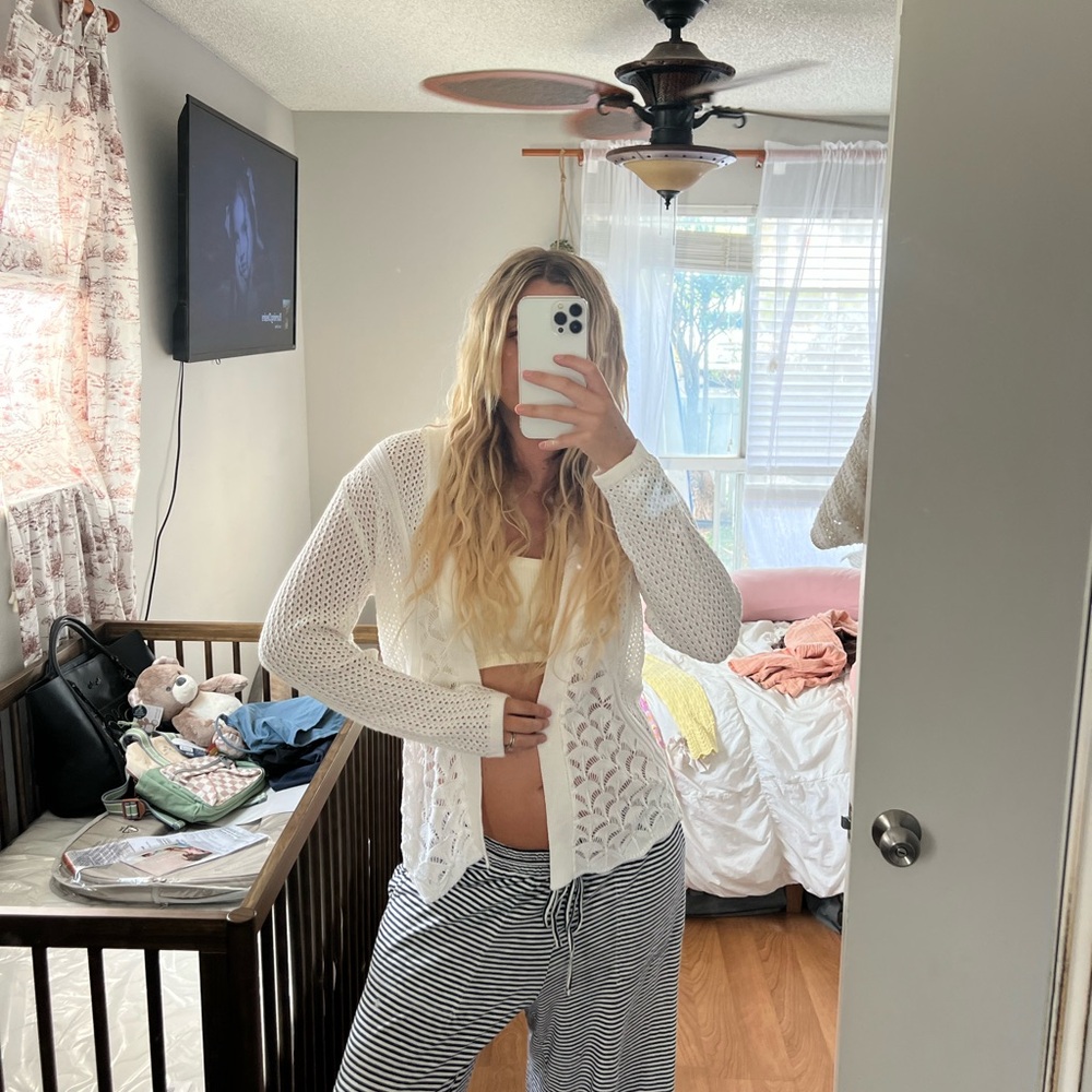 WHITE CARDIGAN - Picture 13 of 14